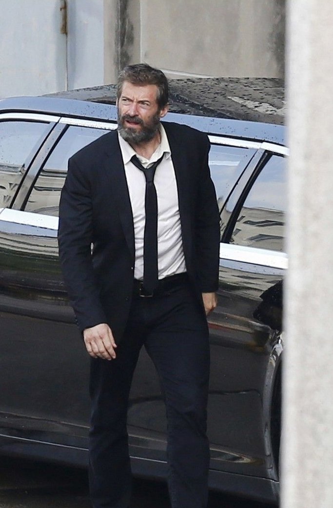 shadowknightdk's tweet photo. First look at Hugh Jackman on the set of ‘DEADPOOL 3’. https://t.co/sVARL1CYEH