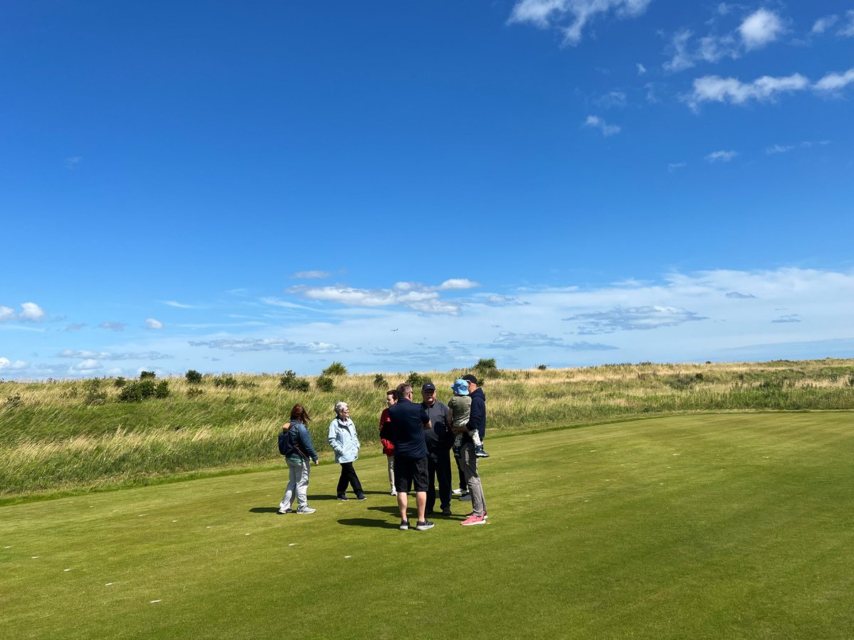 Checking out the research plots at Royal Dublin Golf Club earlier today. Independent research FTW. Thanks to @J_J_Dempsey @Dem94791267Mary for all your hard work, the folks at Royal Dublin and @alanhammond_ for giving us access to such a great site. Investing in research gives us…