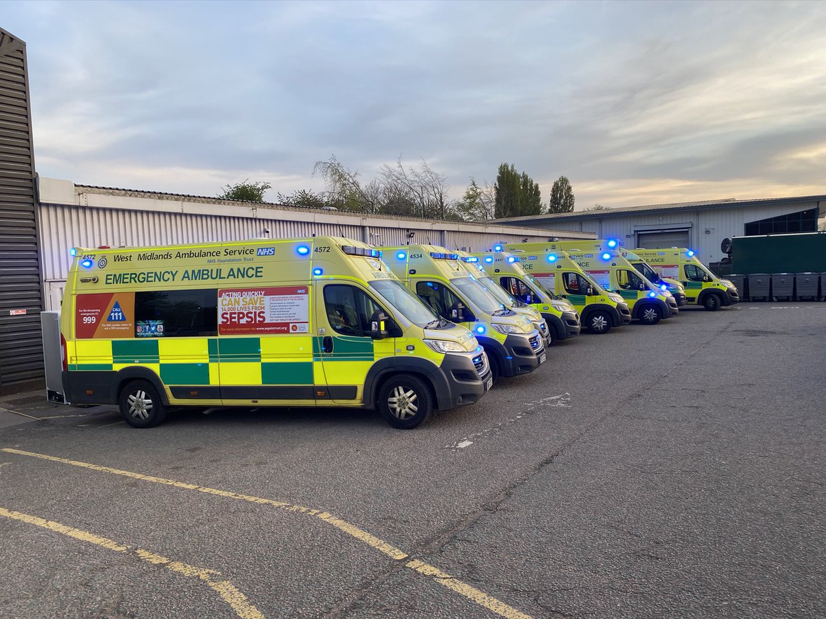IainAOliver's tweet photo. Happy #InternationalParamedicsDay to all my colleagues! So lucky to be in the role I am in 🙏🏻 and the opportunities it affords me. The future continues to look bright for the profession! https://t.co/13JnGnXskX