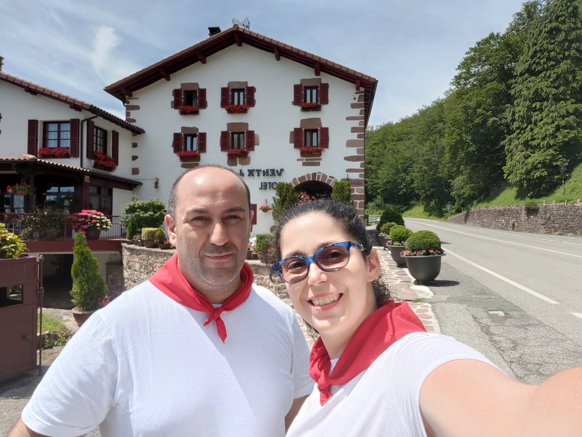 vivelavidaroca's tweet photo. 📍#ValleDeLaUltzama, #Navarra
😑Un remanso de #paz a 30 minutos de #Pamplona
🌳Puedes visitar el #BosqueDeOrgi que tiene una #magia especial.
😋No te vayas sin ir a #VentaDeUltzama, en #Belate, y probar su #cuajada. #Espectacular https://t.co/9QhPdzQHe7