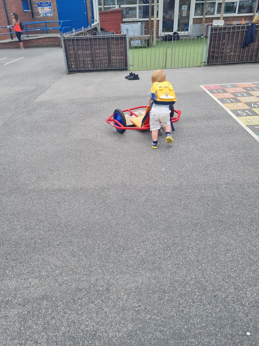 3HJ_MrsHJ's tweet photo. One happy little boy at the school summer fair.@ololprimary_HSA #MakeaDi https://t.co/UAsAMPzZwg