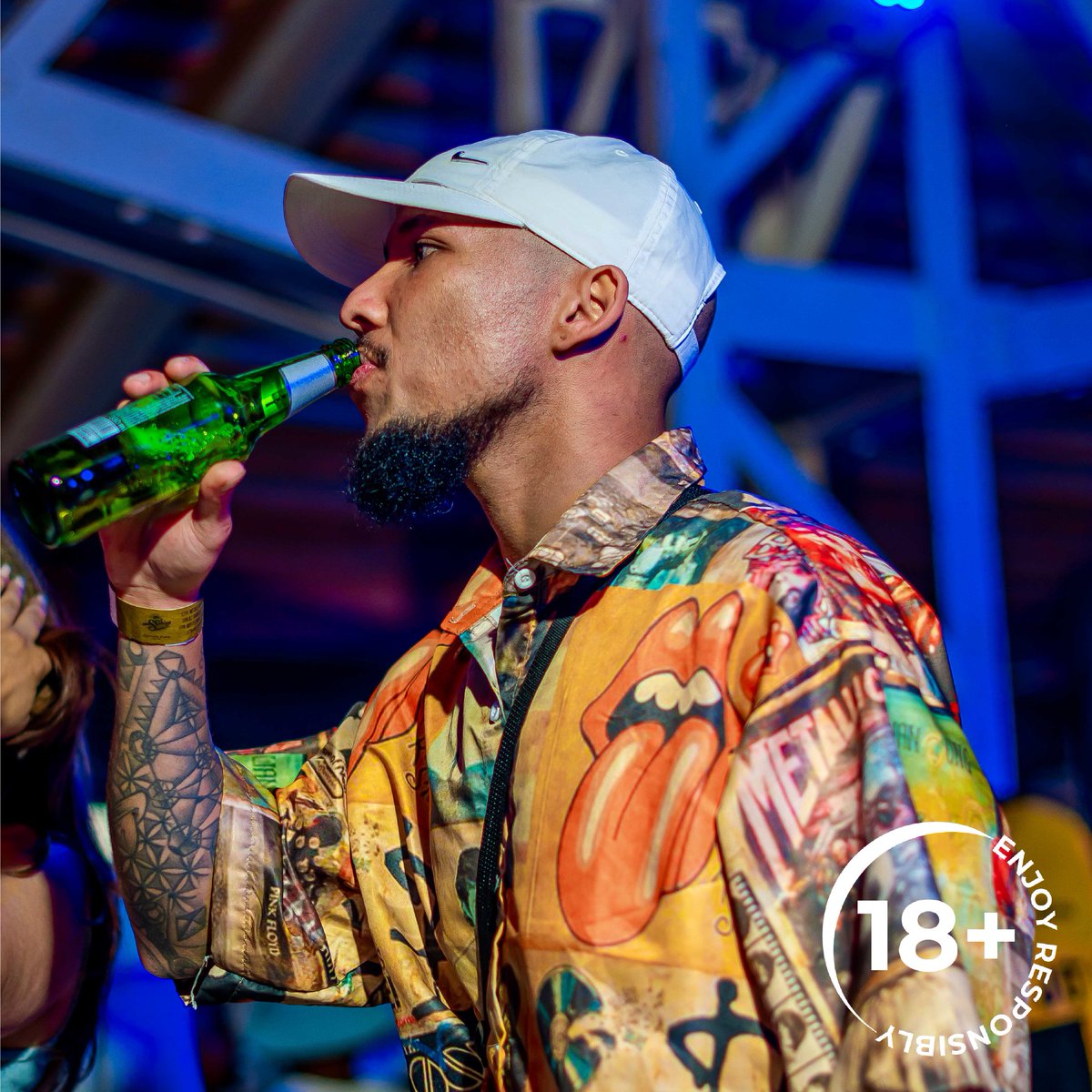 castlelitesa's tweet photo. Drip is forever! 👖Still trying to figure out what drip to pull up in? 👀 In the meantime here’s a 6 pack’nyana to help you cabanga!😉  #LiteWKNDS https://t.co/ucnR0Fof8K