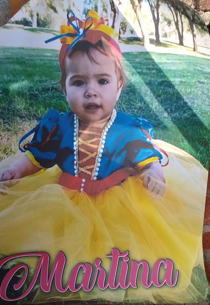 #estefinde hola oy le festrjamos el cumple de mi princesa ms hermosa q dioz me dio la amo feliz cumple martina