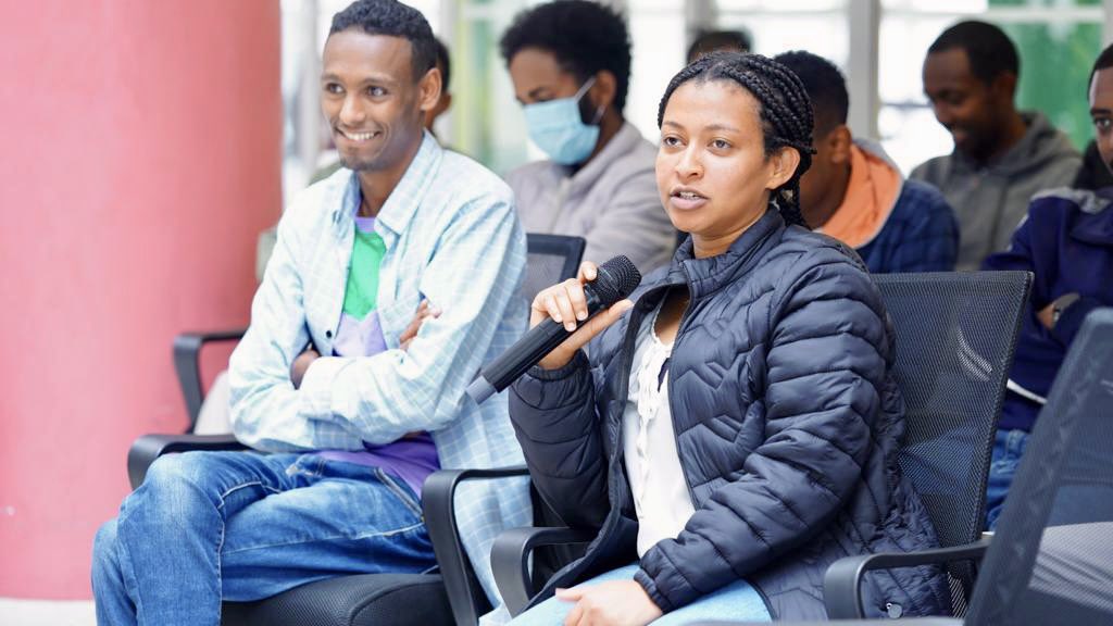 ባለንበት ለመድረሳችን ቤተሰባችን፣ማህበረሰባችን እና ብዙዎች ጊዜያቸውን ፣ ገንዘባቸውን፣ ሀሳባቸውንና እውቀታቸውን በእኛ ላይ አፍስሰዋል።እውን እኛ በተዋለልን ውለታ ልክ ቦታችን ላይ ነን ወይ?

We are here because of the investment (time, money and