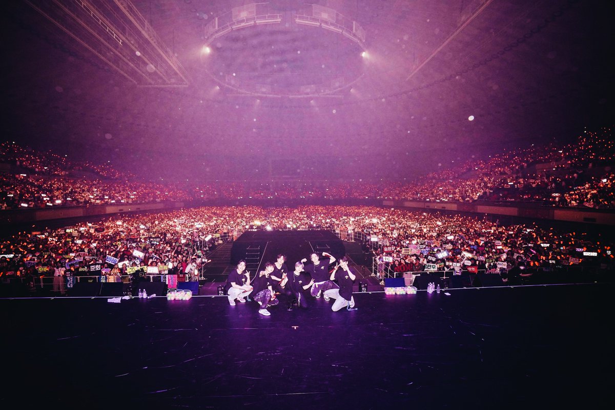 SEPUTARiKON's tweet photo. iKON sukses melaksanakan konser TAKE OFF di Osaka, Jepang pada hari yang pertama!

@iKONIC_143 #iKON
#SeputariKON_iKON https://t.co/MmVzFNpLci