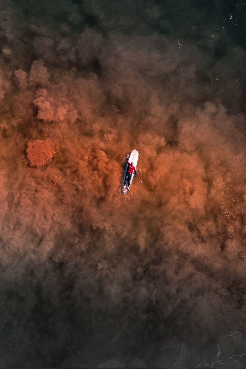 seenbylexo's tweet photo. ▪️S T O R M Y  S U R F E R▪️

Messy water makes it look like this guy is surfing in stormy clouds.
@DJIGlobal
#droneperspective https://t.co/xaPfzjpswS