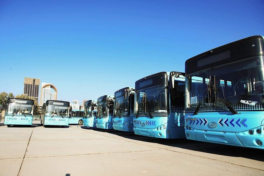 #በአዲስ አበባ የህዝብ ትራንስፖርት አቅርቦትና ፍላጎት ከማጣጣምና የትራንስፖር አቅርቦቱን ከማሻሻል አንፃር አዳዲስ 110 የአንበሳ አውቶብሶች በወርልድ ባንክ በኩል ግዢ ተፈፅሞ ወደ ስምሪት ገብተዋል፤