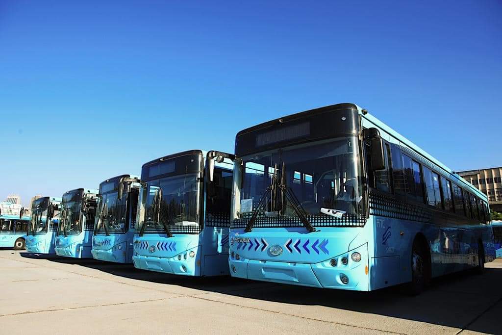 በአዲስ አበባ ከተማ አስተዳደር የህዝብ ትራንስፖርት አቅርቦትና ፍላጎት ከማጣጣምና የትራንስፖር አቅርቦቱን ከማሻሻል አንፃር አዳዲስ 110 የአንበሳ አውቶብሶች በወርልድ ባንክ በኩል ግዢ ተፈፅሞ ወደ ስምሪት ገብተዋል፤
<a href="/AdanechAbiebie/">Adanech Abiebie</a>
<a href="/AbiyAhmedAli/">Abiy Ahmed Ali 🇪🇹</a>