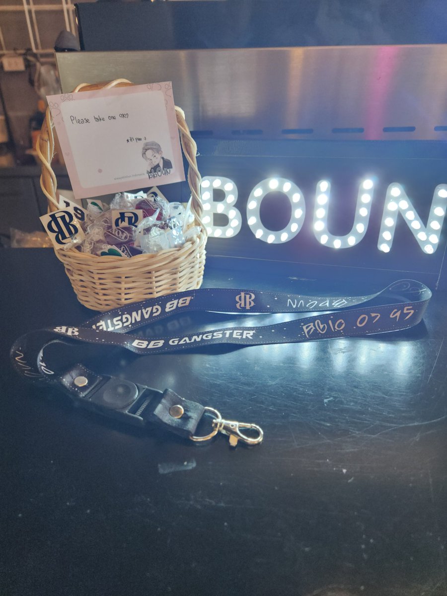 alwaysbb0un's tweet photo. U can get little gift at wabcafe too ❤️ https://t.co/virAauMJ3r