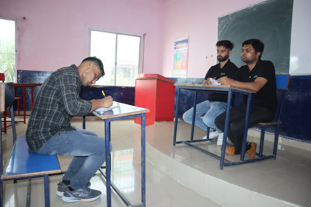 NRIGroupIndia's tweet image. Yesterday (7th July 2023) was a day filled with excitement and endless possibilities as we hosted the Campus Drive of Technoduxx Private Limited at NRI Group of Institutions. 🙌

#Technoduxx #CampusDrive #TrainingAndPlacement #CareerOpportunities #Placement #Career #Campus