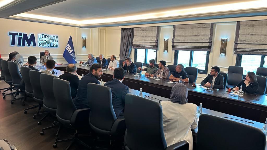 ucgemm's tweet photo. Yeni Ticaret Bakanımız Sayın Prof. Dr. Ömer Bolat’a hayırlı olsun ziyaretinde bulunduk.

Gerçekleştirilen toplantıda MMG’nin faaliyetleri, ülkemizin ticari geleceği, iş dünyası ve #ekonomi hakkında konular görüşüldü. 

https://t.co/npZMOLBghx https://t.co/q5FV5f3HDc