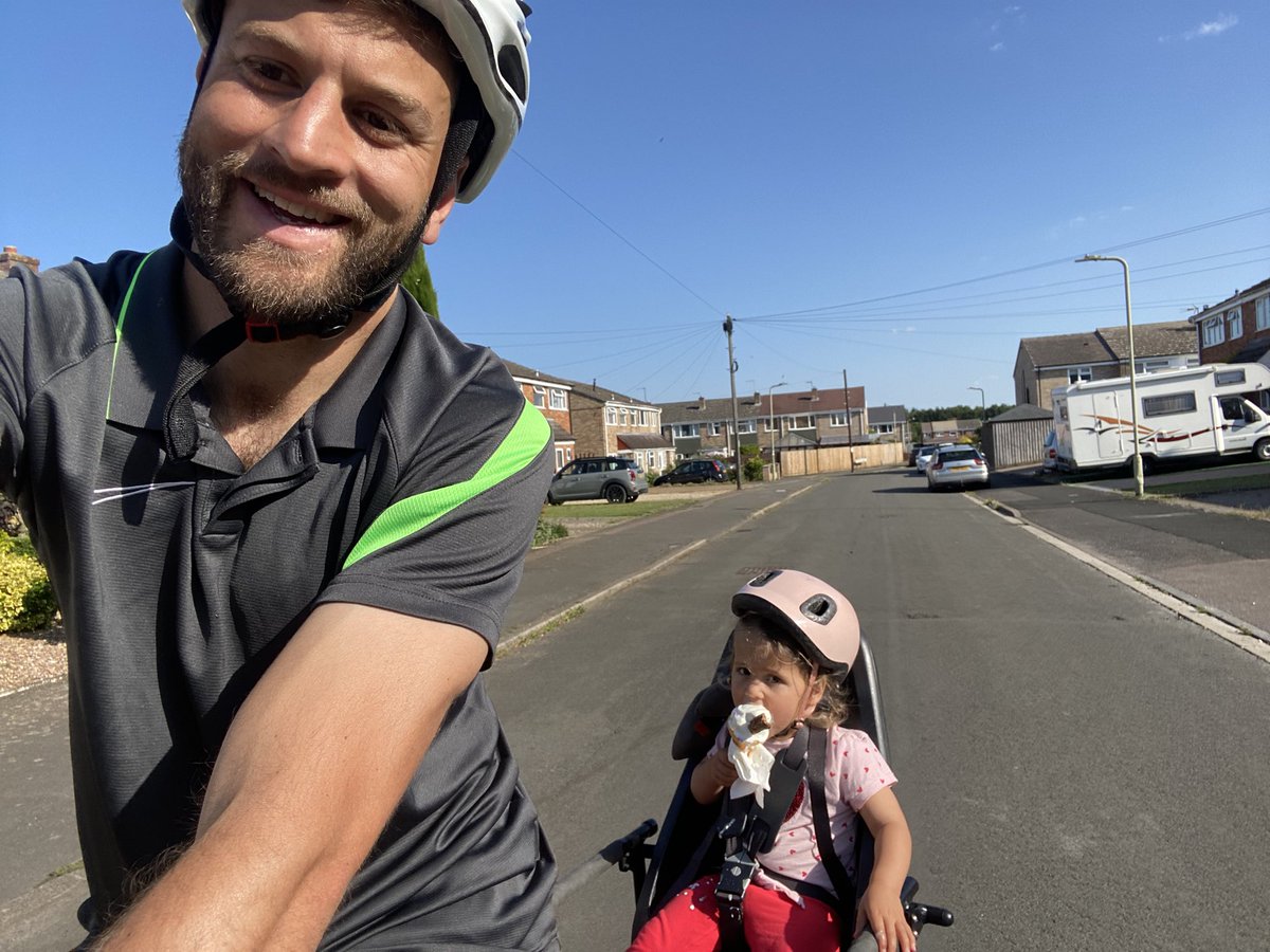 The best part of the week…. Friday evening bike ride for dinner and ice cream…. #terngsd #cycling #witney ☀️ 🍦 🚲 🥘