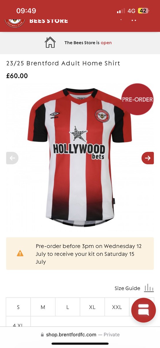 EmmeyUTD's tweet photo. @z_ashez @UtdXclusive Acting like you couldn’t easily tell the difference between these two kits 🤡🤡 https://t.co/PSXNLid07S