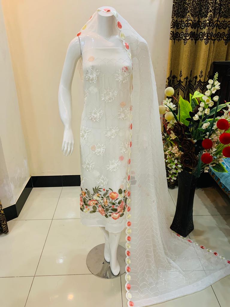 Inayafatima5's tweet photo. *🎊Fine Embroidered Outfit Along With Same Stitched Sequins Having Cutwork Borders  Dupatta🎊* 

2 piece suits
    👚 shirt &amp; Dupatta 
Stuff : pure soft chiffon 
*Price : 3800/-*
#inaya_boutique_center 
#CashOnDelivery 
#For_Orders 
#Whatsapp
 0314 6357358 https://t.co/G7Sg3LkmMQ