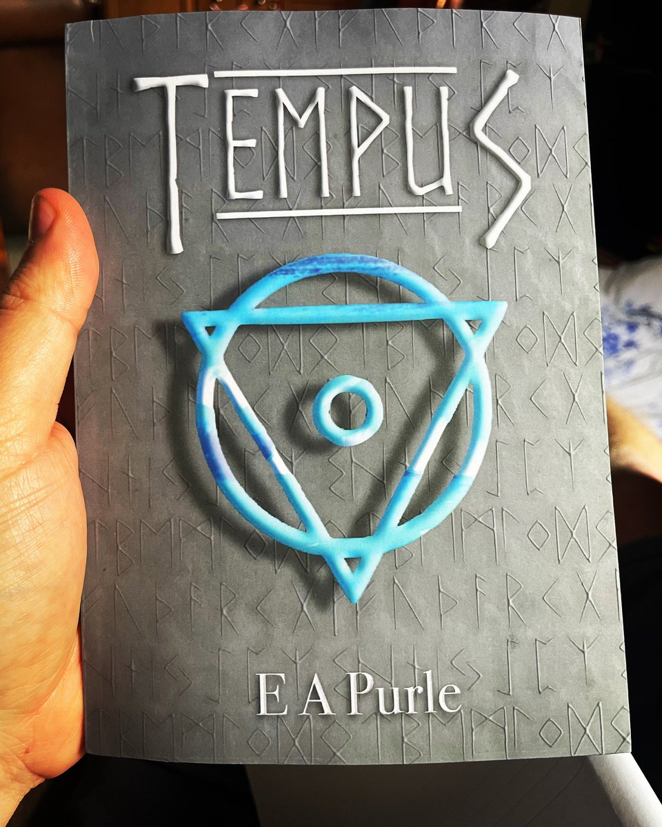 EAPurle's tweet photo. Day two at the @newarkbookfest and the sun is still shining. I even have Tempus out on show. Come down to the market square and look at the literature village, there’s lots to see.
https://t.co/ZsyGKTCsp4
#eapurle #loreoftellus #loreoftellusseries #booksbooksbooks📚 #ilovebooks https://t.co/I4yVr3QwDv