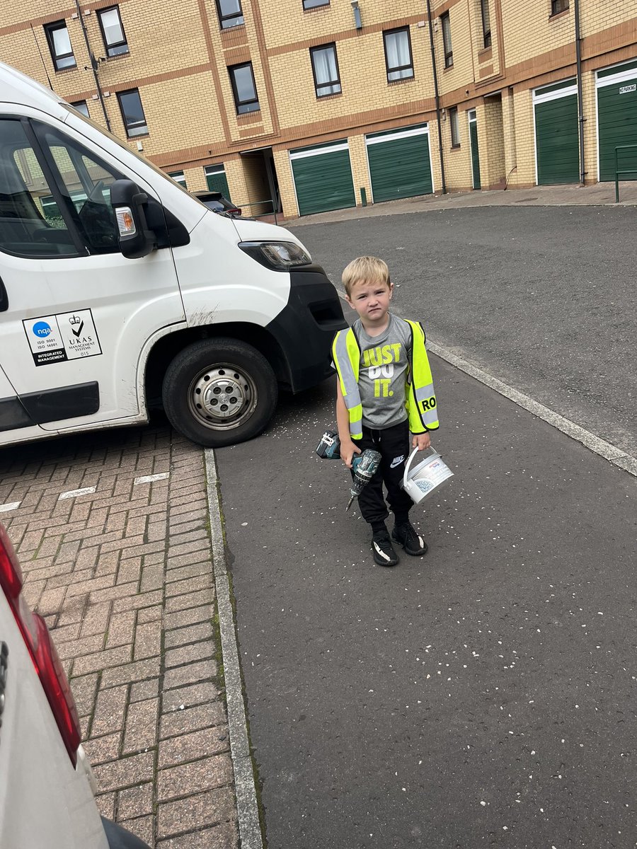 PaulHaining's tweet image. Brought Rory out for a few hours graft this morning thought it would be fun for him… can tell by his raging face he’s not enjoying it one bit 😂😂