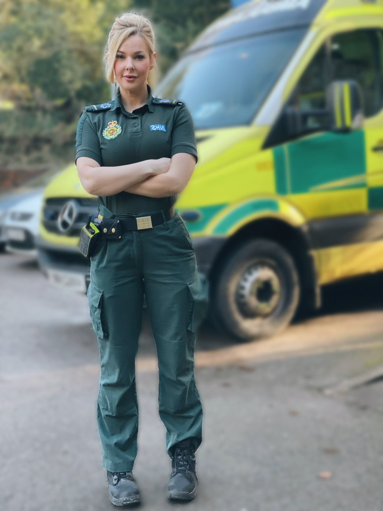 paramedic uniform for women