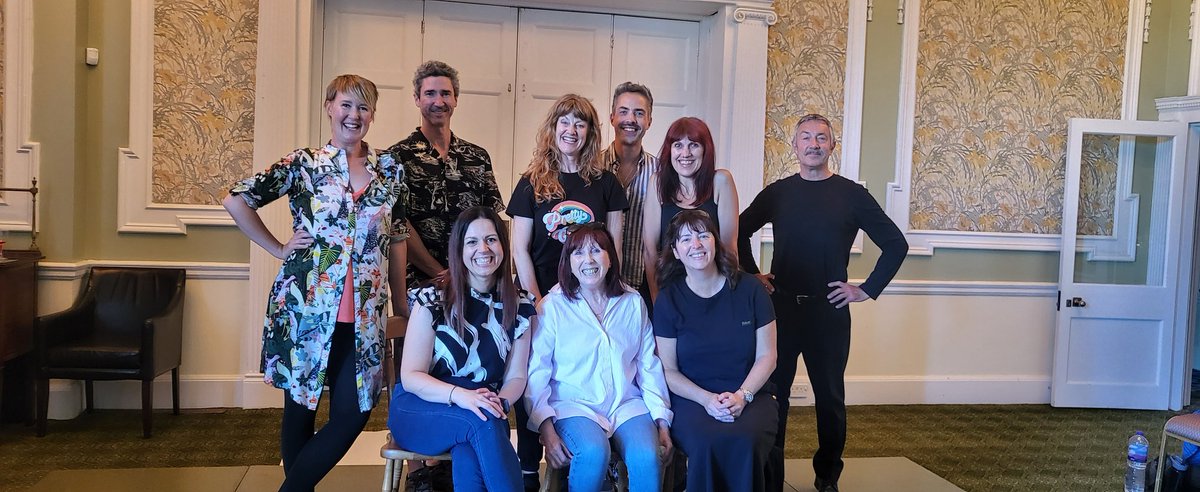 FleeceholdPlay's tweet image. Our cast got a lovely surprise when the real @NLC_2019 came to our rehearsal yesterday &amp;amp; watched the play. 😀 Thanks to the fab audience who #laughed &amp;amp; #booed at bonkers #leasehold system. Q&amp;amp;A tonight as part of @HousRebellion
#leaseholdersunite #housingneednotgreed #theatre