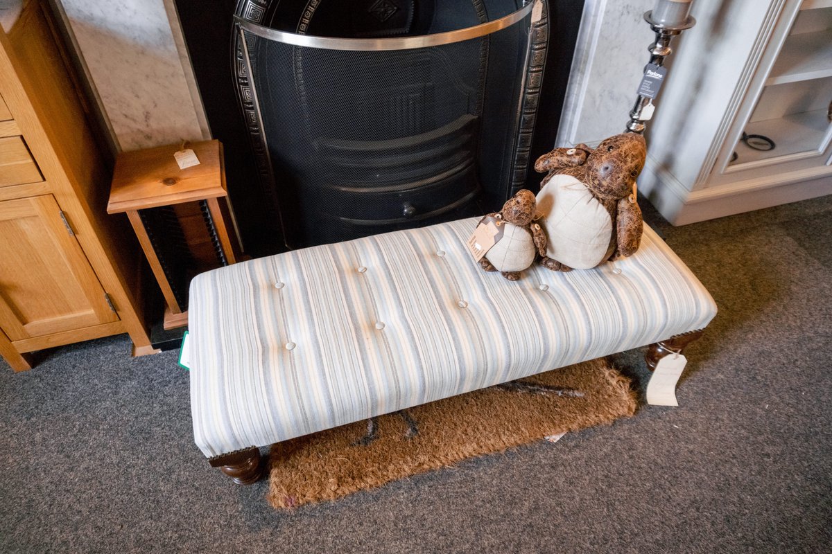 It's the weekend! Once you've come and said hello to us here at Earsham Home Furnishings, it's only right that you put your feet up and relax... and what better way to do so than with this Handmade Button Back Striped Footstool! 👇

earshamhomefurnishings.co.uk/product-page/h…

#Footstool #Furniture