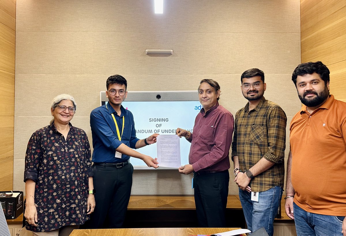 LimitedSheetal's tweet photo. @LimitedSheetal signed MOU with @Adani_Gas for setting up Sheetal outlets at Adani Gas Stations on July 08, 2023 at Adani Shantigram, Ahmedabad. https://t.co/1shjO9yJA5