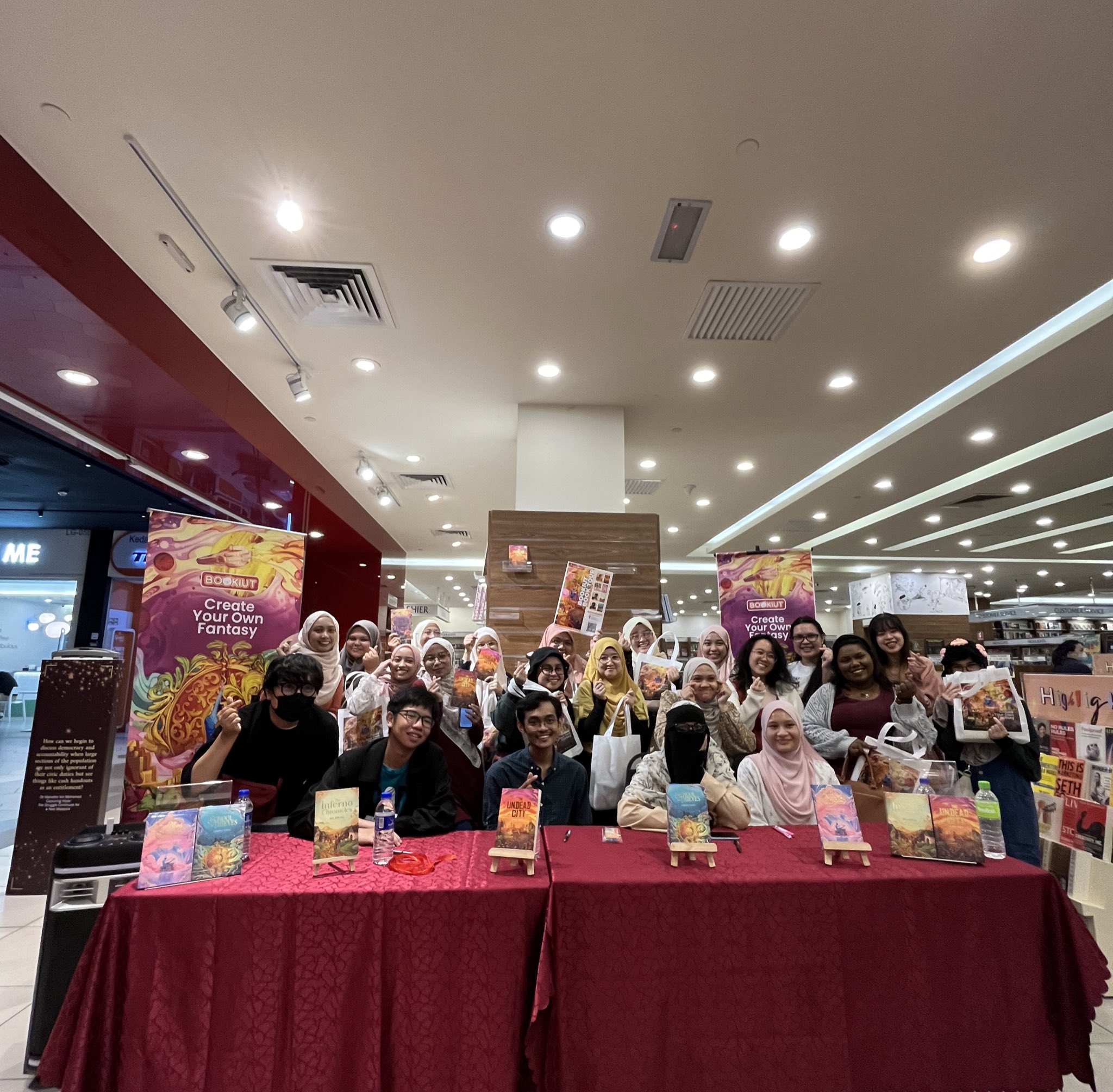 Ivc Bookstore - r0pr91q