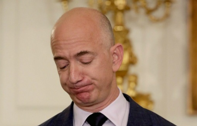 sputnik_TR's tweet photo. Milyarder Jeff Bezos, kirada oturmaya karar verdiğini duyurdu
https://t.co/HQmVfnRrS9 https://t.co/A5ilOfuh0L