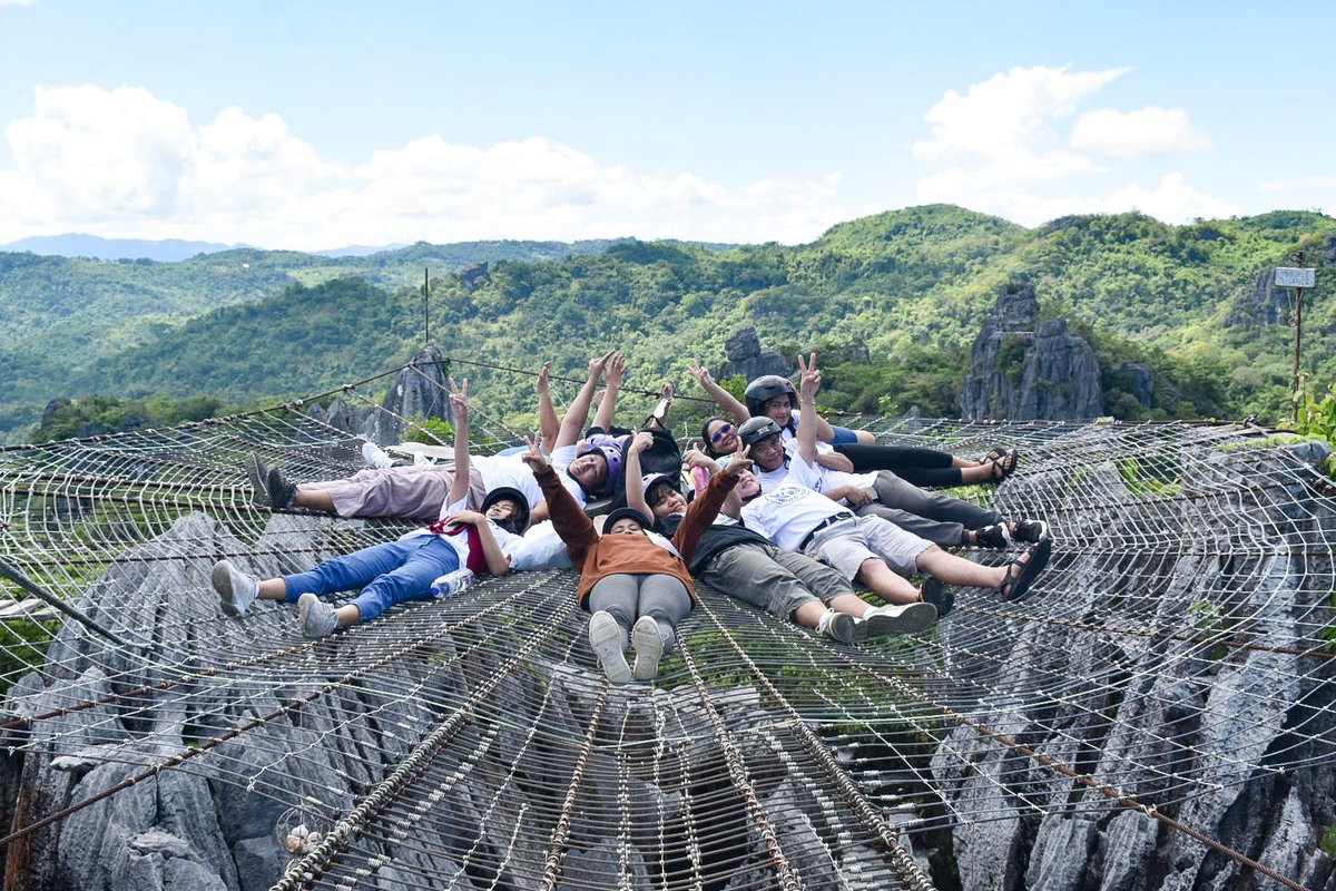 MasungiGeo's tweet photo. As part of their three-day Civic Camp (SibiKamp) off-site learning experience, they also hiked the Discovery Trail and learned about sustainability and environmental protection. 🏔️ #SaveMasungi #RestoreTogether https://t.co/AYpLvlcMwh