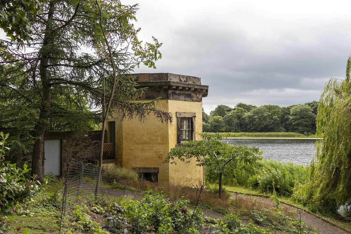 xanadu_linda's tweet photo. Dr Neil's Garden is a little oasis in Duddingston, not far from Edinburgh's city centre. I loved my stroll around the peaceful garden #drneilsgarden #duddingston #Edinburgh #garden @DuddingstonV https://t.co/pKrgbegROk