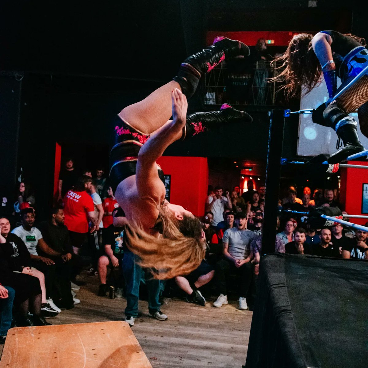 NinaSamuels123's tweet image. A tale in 4 photos
#ClockStrikesMidnight
#SSS16

📸 @theheaddrop