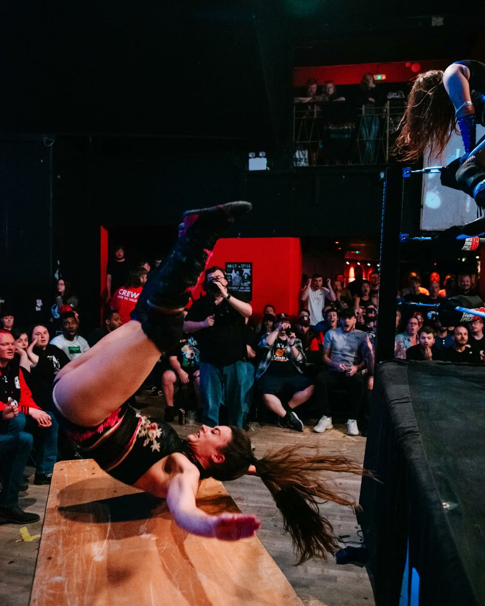 NinaSamuels123's tweet image. A tale in 4 photos
#ClockStrikesMidnight
#SSS16

📸 @theheaddrop