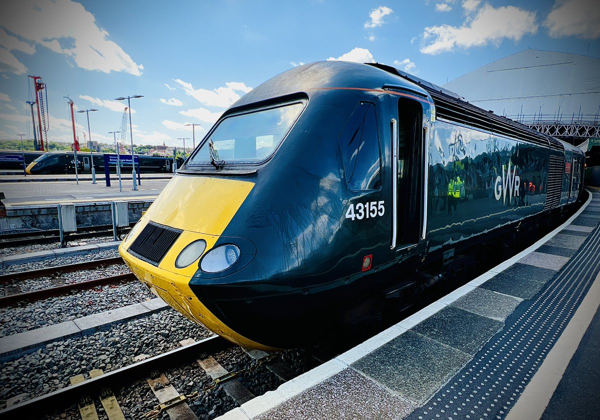 SydneyBridgeTMD's tweet image. A few shots from yesterday’s filming at Bristol Temple Meads 📸 7/7/23 #Class800 #IET #Class166 #Class165 #Class43 #HST #Class221 #RailwayPhotography #Bristol @GWRHelp @CrossCountryUK