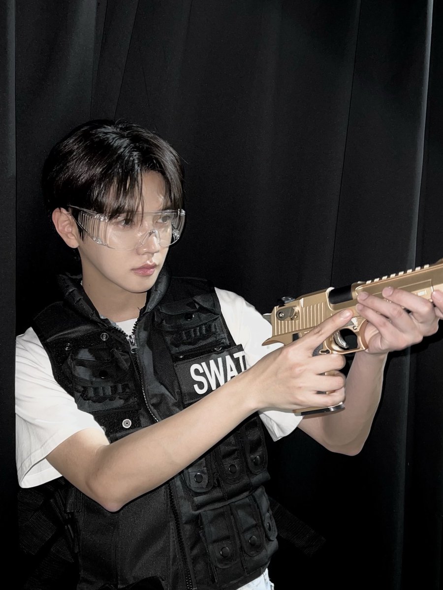 [#렌] 📸

230708 팬사인회 완료✨

기적들의 마음 저격 성공🔫 💥 오늘도 함께해서 행복했어요🤍

#REN #최민기 #CHOIMINGI #Rendezvous