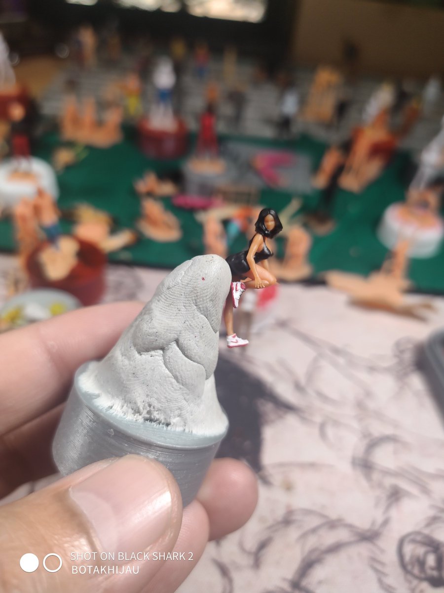 botakhijau's tweet photo. 1:64 scale posing Mini GT LBWK BLACK #miniaturepainting #miniature #miniatures https://t.co/I49F0JU5UD