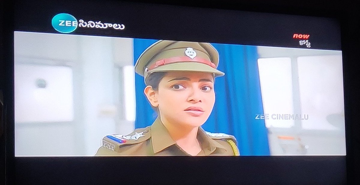 Dhoni_Varsh's tweet photo. Queen @MsKajalAggarwal Garu on @zeecinemalu Channel - #Khosty from 3PM !
#KajalAggarwal 😍❤️ https://t.co/yEijRyOAB5