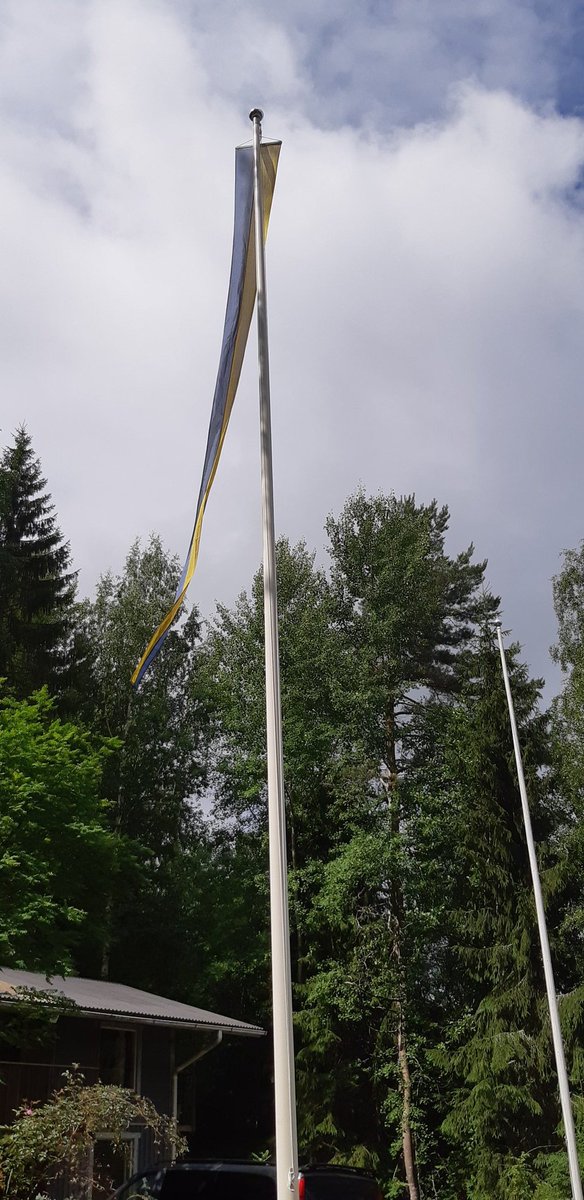 500 täynnä ja sille puolustustaistelulle uusi #lipputanko ja viiri liehumaan.
#UkraineWillWin🇺🇦