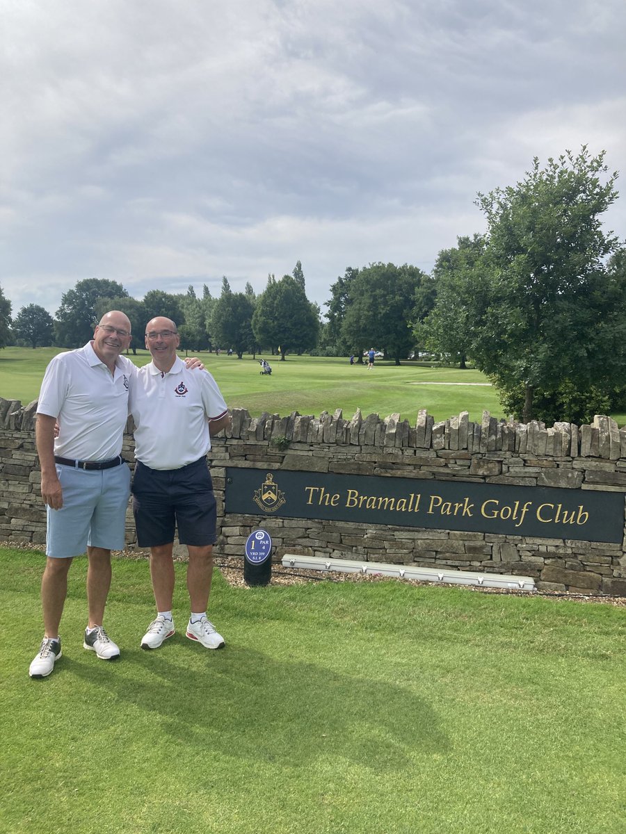 Always a great day - Captains Day ⁦<a href="/TBPGC/">BramallParkGolfClub</a>⁩. Have a fantastic day all and especially Jonny.