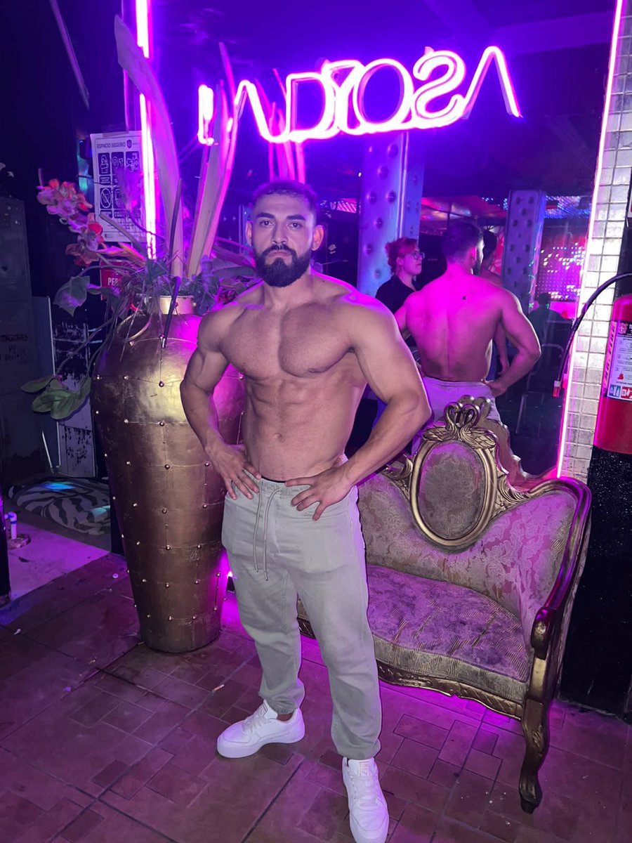 Ladiosasocialc1's tweet photo. 🥩🥩Chicos Diosa exclusivos 🥩🥩 https://t.co/GkLzxakdsS