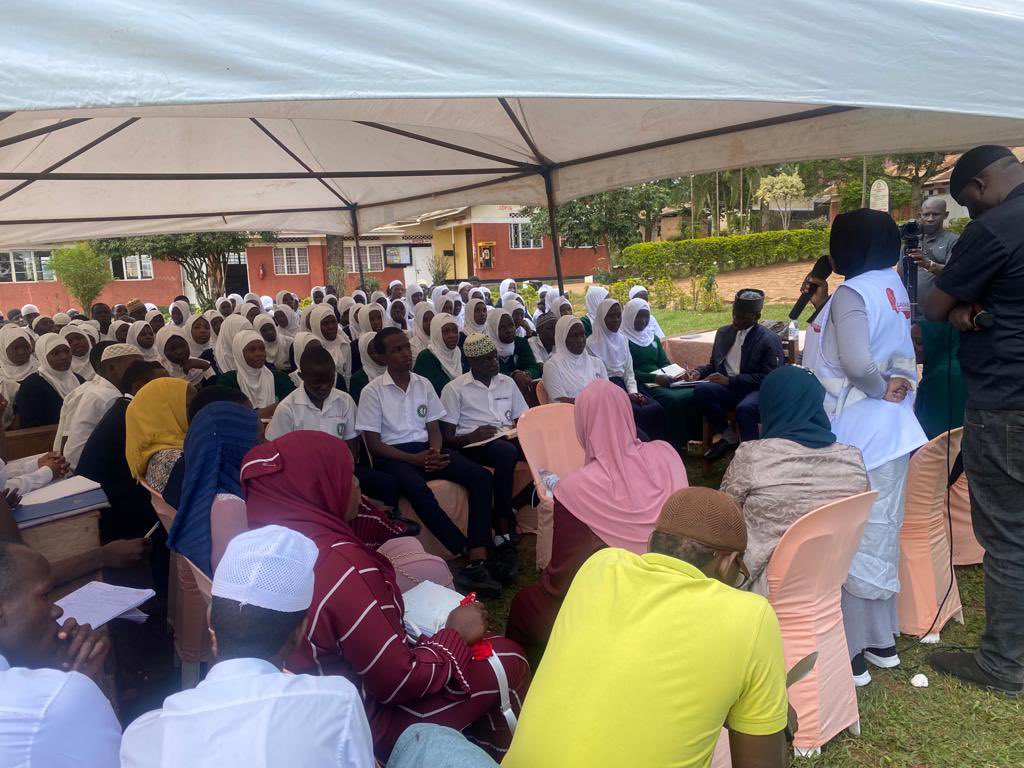 umwci's tweet photo. 7. Pray for each other always.
8. Learn how to communicate with your language and body etc.
9. Avoid distractions in school and at home.
#careersday #communication #ConnectionMatters #GoalSetting #Hardwork #opportunities #nowandfuture https://t.co/B185pzygzf