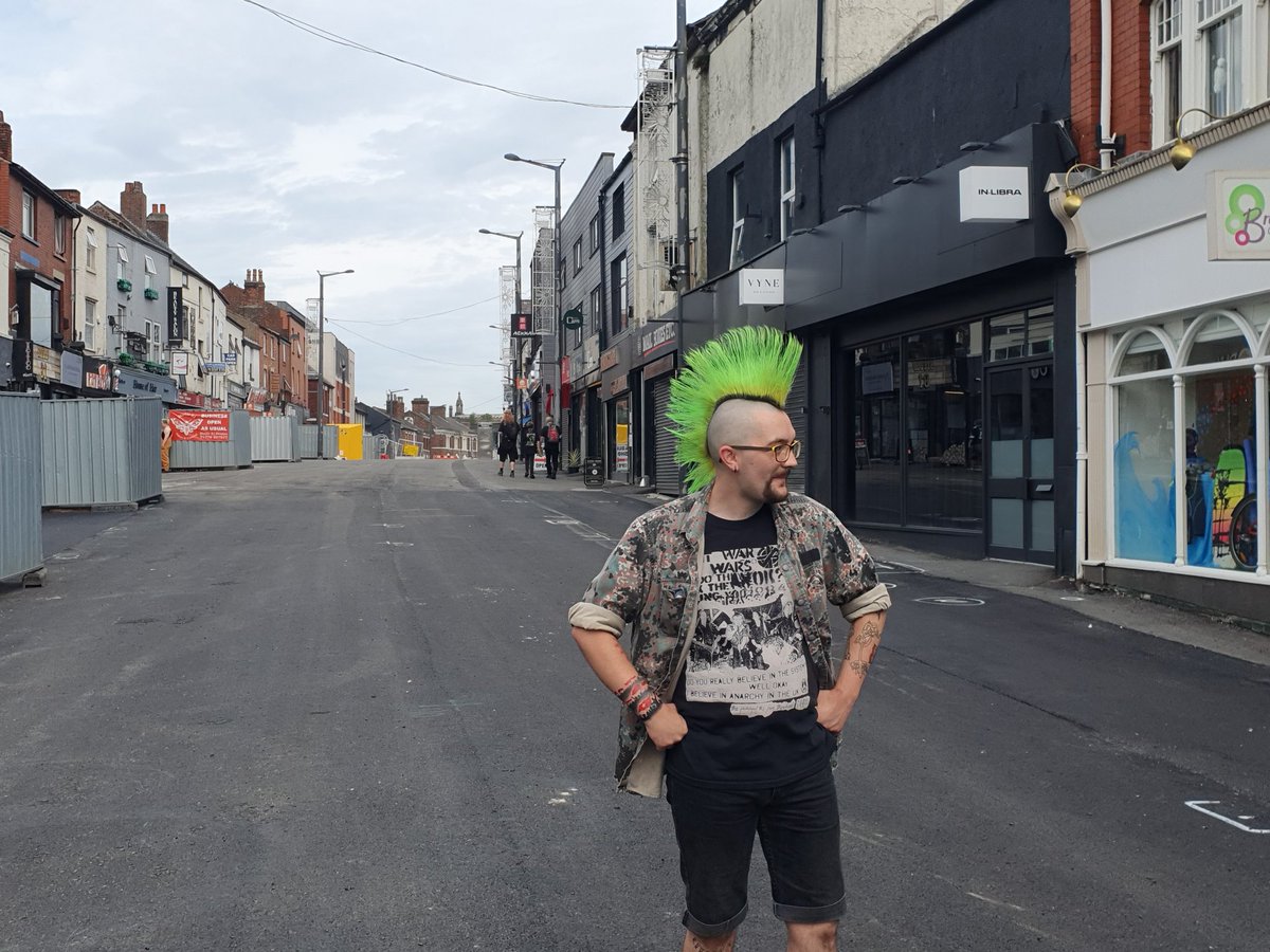 Prestonphonebox's tweet image. Nice walk round the city taking a few photos for #LancsPhotoFest #48hrs project with @EnjoyTheShowUK . Having a little stop at @cafunecafeuk for a well earned rest.