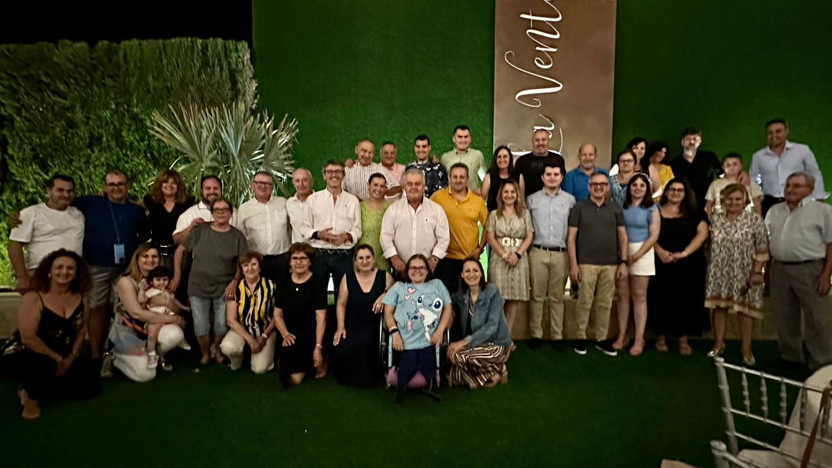 Anoche con los compañeros del <a href="/pp_totana/">PARTIDO POPULAR TOTANA</a> y su alcalde Juan Pagán.

La figura de los interventores y apoderados es clave en las elecciones y es de agradecer su trabajo. 

#EsElMomento de que el 23J llevemos a <a href="/NunezFeijoo/">Alberto Núñez Feijóo</a> a La Moncloa.