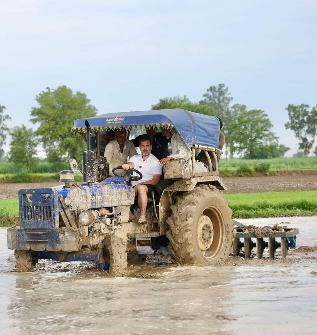 Puneet_Noida's tweet photo. किसान भाईयों,

धान रोपाई का कार्य हमारी टीम द्वारा तसल्ली बख्श तरीके से किया जाता हैं।

कृपया हमें और हमारी टीम को धान रोपाई के कार्य हेतु संपर्क करें, हम सभी 2014 से बेरोजगार हैं कृपया दया करें...... 
@INCIndia @RahulGandhi @BJP4India @CMOfficeUP https://t.co/hbuyJB74QA