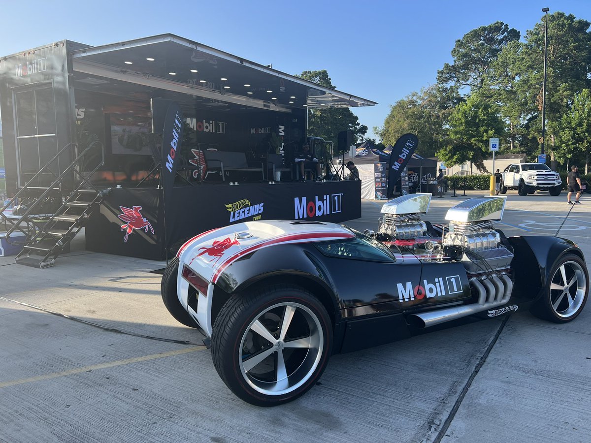 Good morning from the #HotWheelsLegendsTour in Tomball Texas. Come out at the Super Walmart on Kuykendahl Road and say Hi 👋🏼