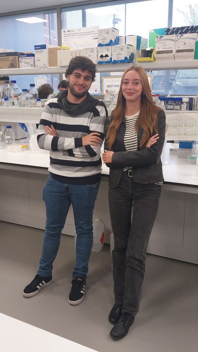 CNSantos_lab's tweet photo. Can you guess what @RaquelEstrela27 and @luisaklut have in common? 
Both were developing their student´s projects in our lab at @nova_medschool, working on animal model of inflammation, and very successfully defended their projects yesterday!
Congrats ladies!!! 👏🏼👏🏼👏🏼 https://t.co/83jRJtfN6q