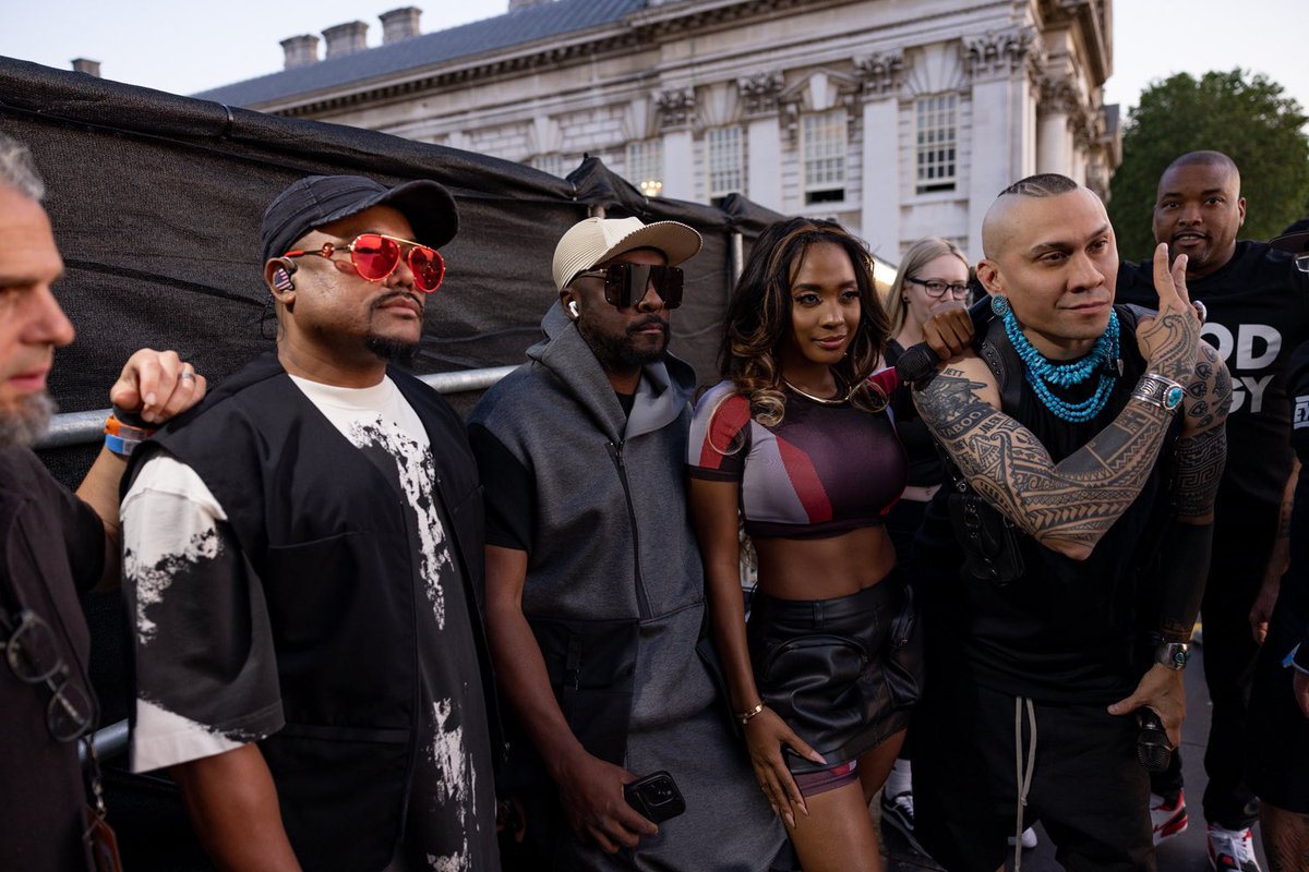 Black Eyed Peas tweet media