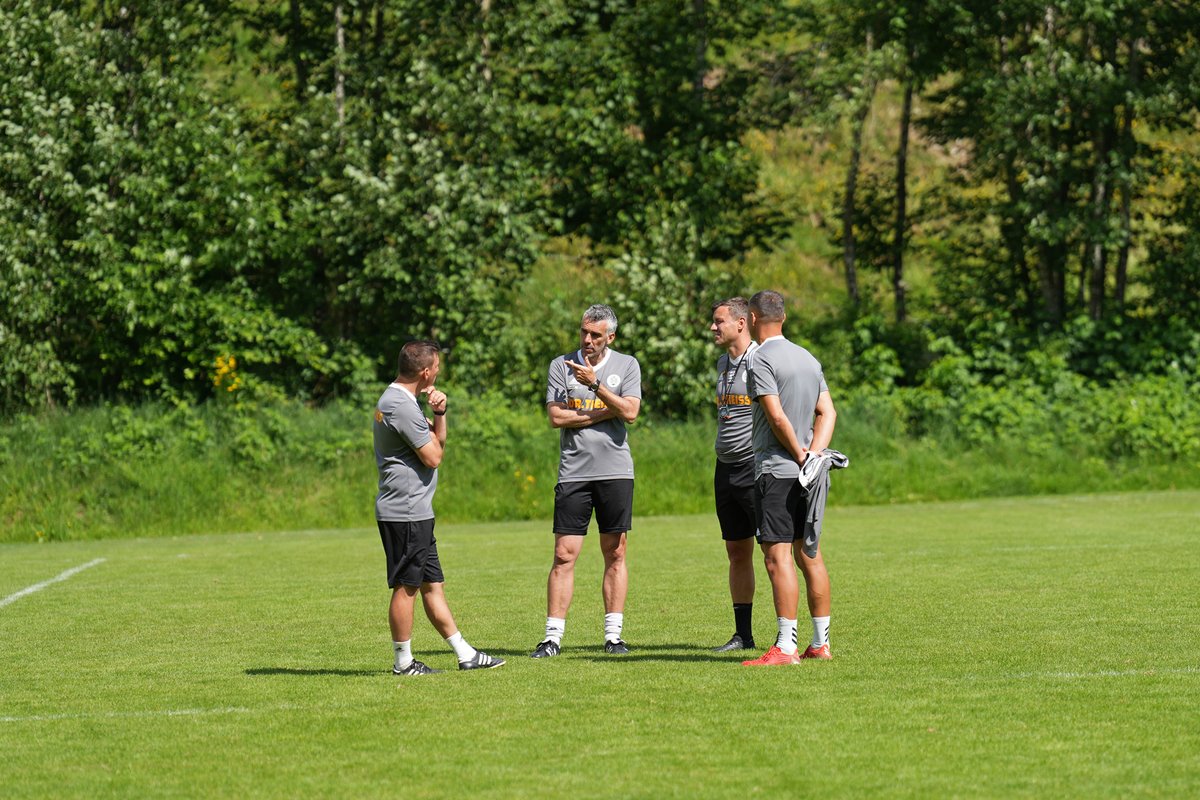 fc08homburg's tweet photo. Tag 2 im Trainingslager im #Kleinwalsertal startete heute Vormittag nach dem Frühstück mit einer #Trainingseinheit. Ab 16 Uhr tritt der FCH beim Allgäuer Brauhaus-Cup in #Kempten gegen den FC Kempten und anschließend gegen #Kottern oder #Memmingen an.
#RLSW #Trainingslager #Tag2 https://t.co/CyKK3Ucif6
