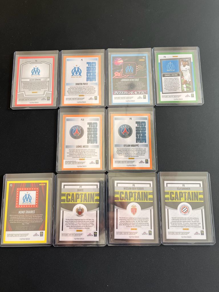 MCollectorsMars's tweet image. 09/07 Rdv show @Voggt_fr app.voggt.com/fr/shows/83958
RARE! #Paniniscoreligue1 Set #Promocards 10 joueurs #players #Worldpremiere Tirage Ultra Limité 20 exemplaires de chaque! 
#Messi #Mbappe #Sanchez #Mbemba #Tavares #veretout #payet #benyedder #savanier #Dante #TeamOM #soccercards