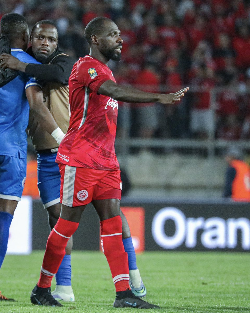 SimbaSCTanzania's tweet photo. Uongozi umetoa taarifa kuhusu Joash Onyango. Taarifa hiyo inapatikana kwenye Simba App. #NguvuMoja https://t.co/GA5tYsGuyL
