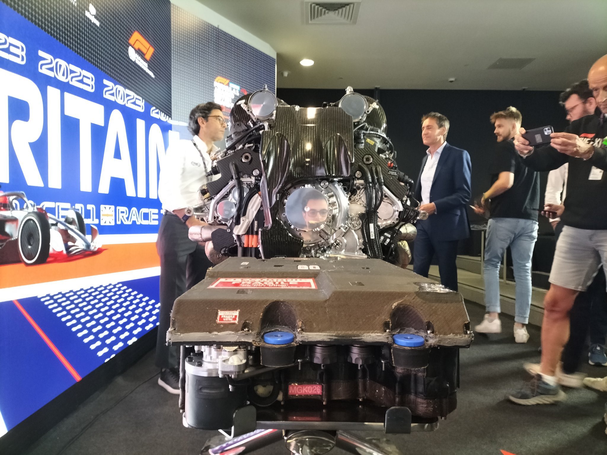 AMG News 🇧🇷 on Twitter: "O Mercedes-AMG F1 M14 E PERFORMANCE, motor de