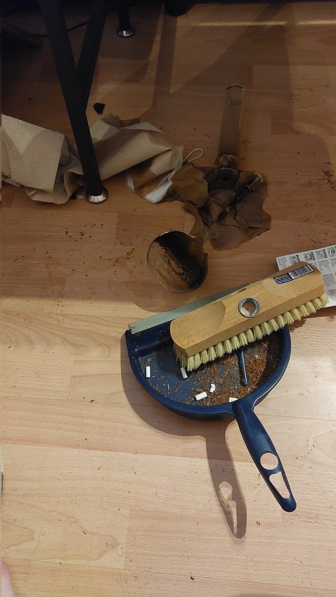 Meine Erste AmtsHandlung heute morgen

Hab beschlossen schon mit Astra anzufangen um das Projekt nicht zugefördern.

Alles für den Dackel alles für den RAUM

P.E.A.C.E bis gleixh , schon wieder.

Rrrrrrr