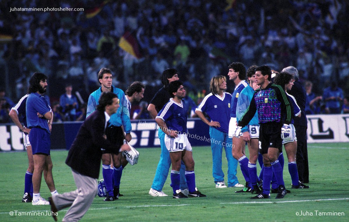 TamminenJuha's tweet photo. Hace 33 años hoy... #Italia90 #DiegoMaradona #DiegoEterno #Maradona #GuidoBuchwald #KlausAugenthaler #LotharMatthaeus #WorldCupFinal #Mundial1990 https://t.co/xOjd9fedbj